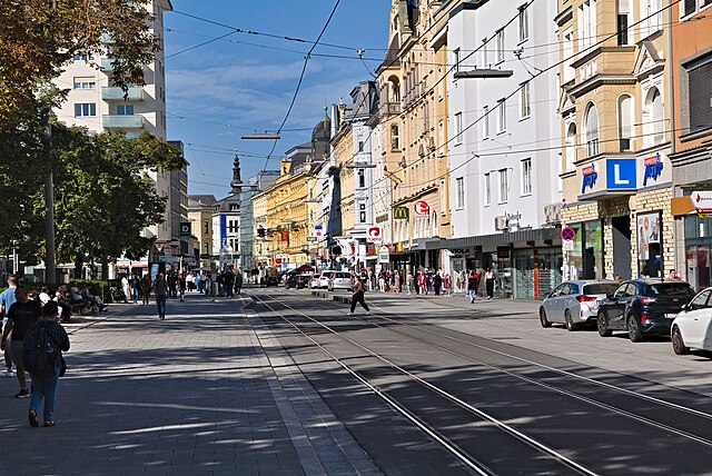 Landstraße in Linz, https://creativecommons.org/publicdomain/zero/1.0/deed.en / Leonhard Lenz