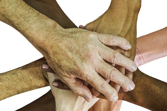 hands-1939895_960_720  © truthseeker08 / Pixabay 